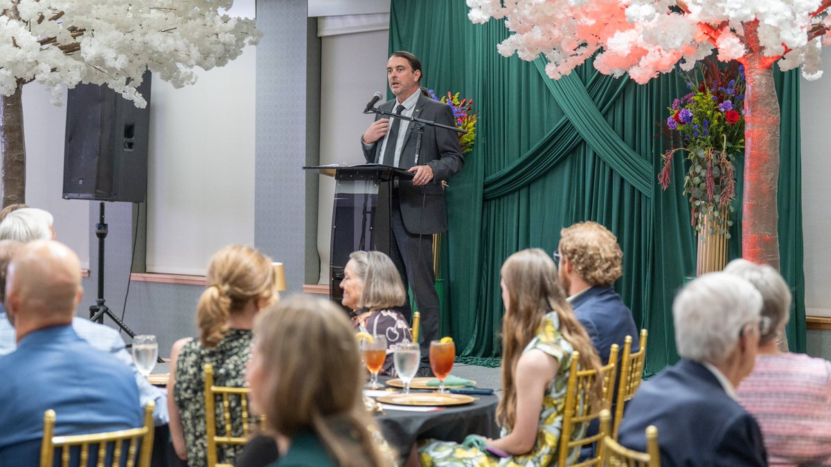 Midland_College's tweet photo. 40 years of Legacy Scholars. 💚💛
Last week, we celebrated four decades of a program that has helped generations of Chaps dream bigger. Here’s to 40 years of believing in our Chaps and many more to come. #TheresNoPlaceLikeHome https://t.co/qNwr7pSDa3
