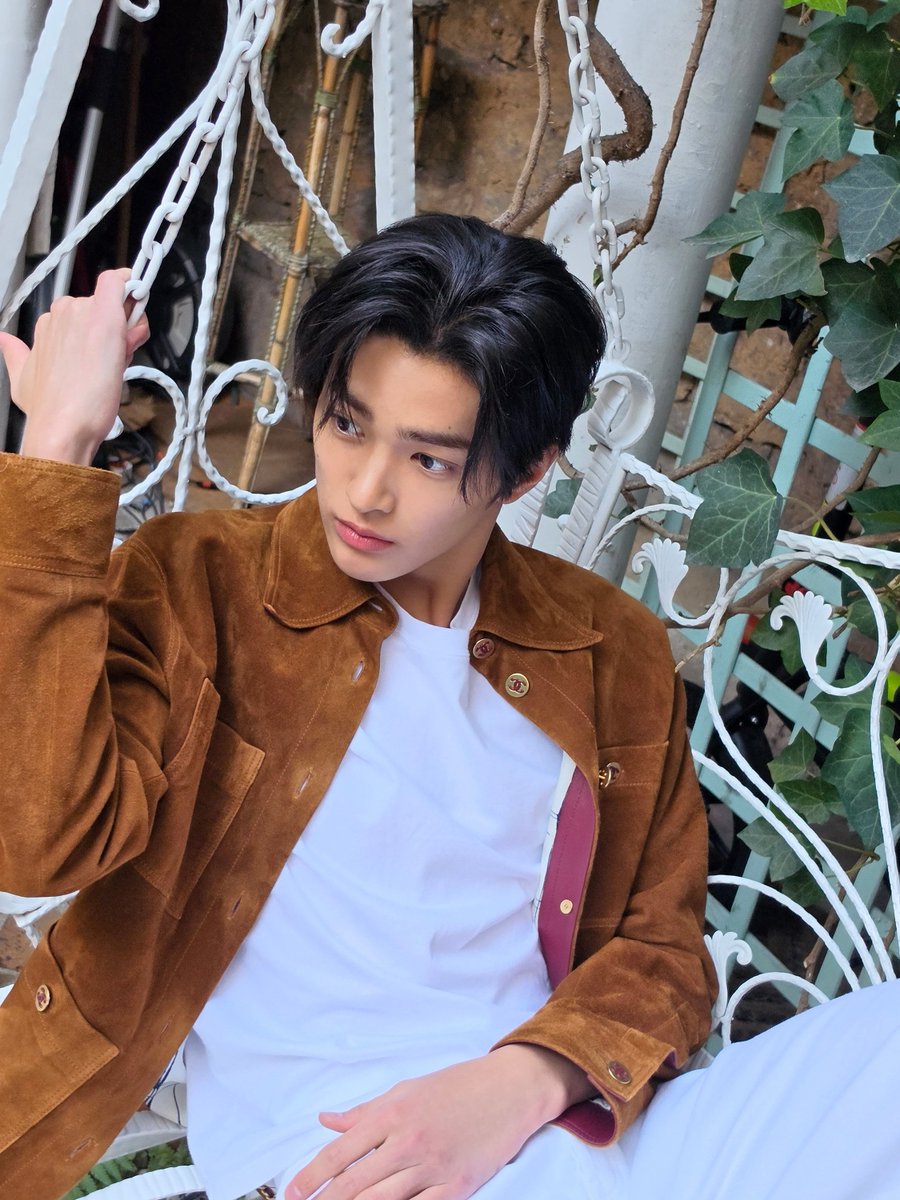 keonhoguide's tweet photo. [📸] 261006 #KEONHO Instagram Update :

#KEONHOxCHANELSS27
#CHANELSpringSummer  
#건호  #CORTIS @CHANEL https://t.co/zsYlRE4AQH