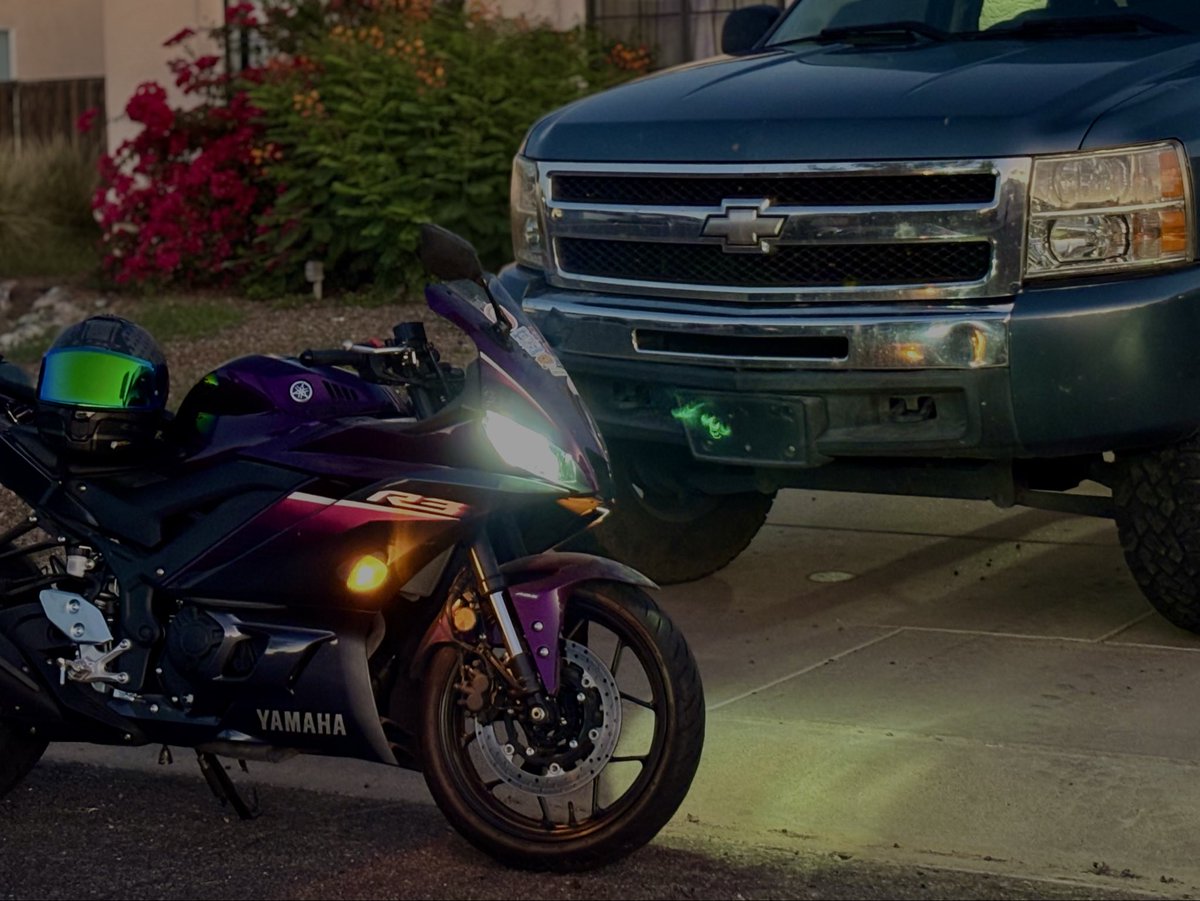 rubyredxx3's tweet photo. Pretty girls ride motorcycles too. 🏍️🌵

I don't make the rules. 😌

#arizona #bikergirls #sportsbikes #nightlife #burnette #happy #newpost https://t.co/NiRsC1gzh9