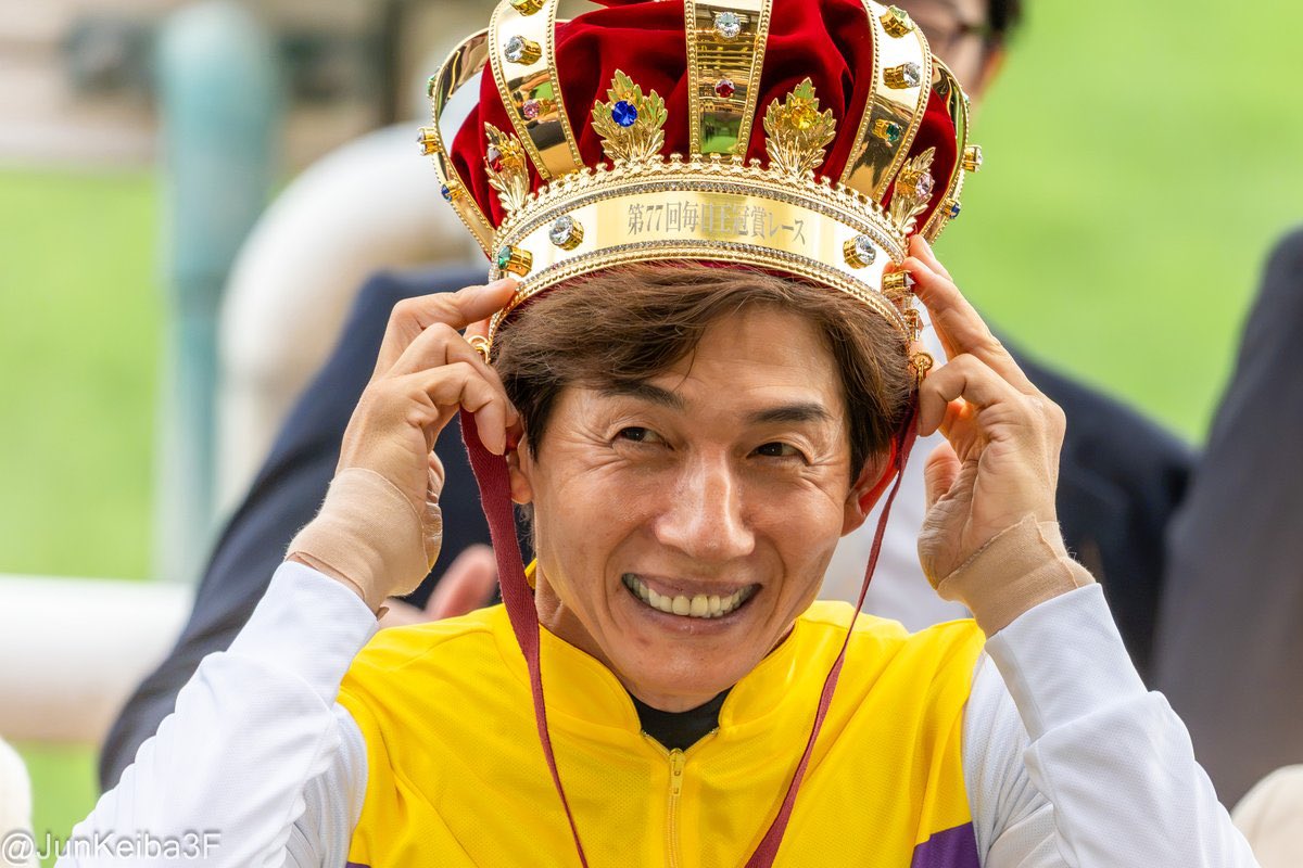 seiun0005's tweet photo. 本日10/6(火)
ランチタイム限定
うおバル🐟アフロに毎日王冠の👑王冠飾ります。
見に来て、食べて、写真撮ってください。 https://t.co/YiBXOEmbxs