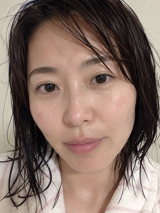 dafi_lana's tweet photo. 40歳生理中のスッピンです…

賞味期限切れは重々承知していますが…
お友達になってくれませんか？🥺 https://t.co/Yk7Bk1I3ak