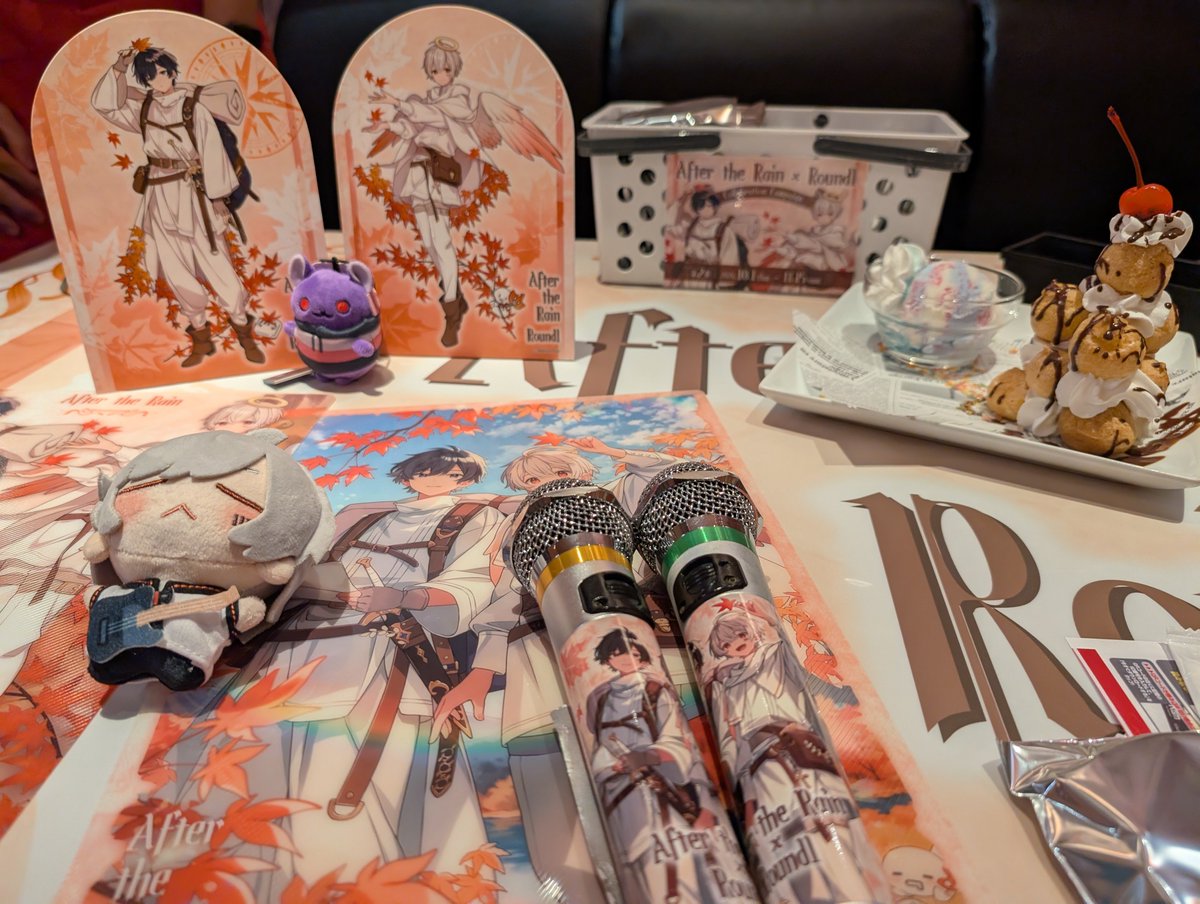 Xp1Nu's tweet photo. 千日前行ってきたお！！キーホルダー入れまでAtRだった！定員さんに頼んでテーブルに置いてもらった！！ https://t.co/MkvsAt7pY3