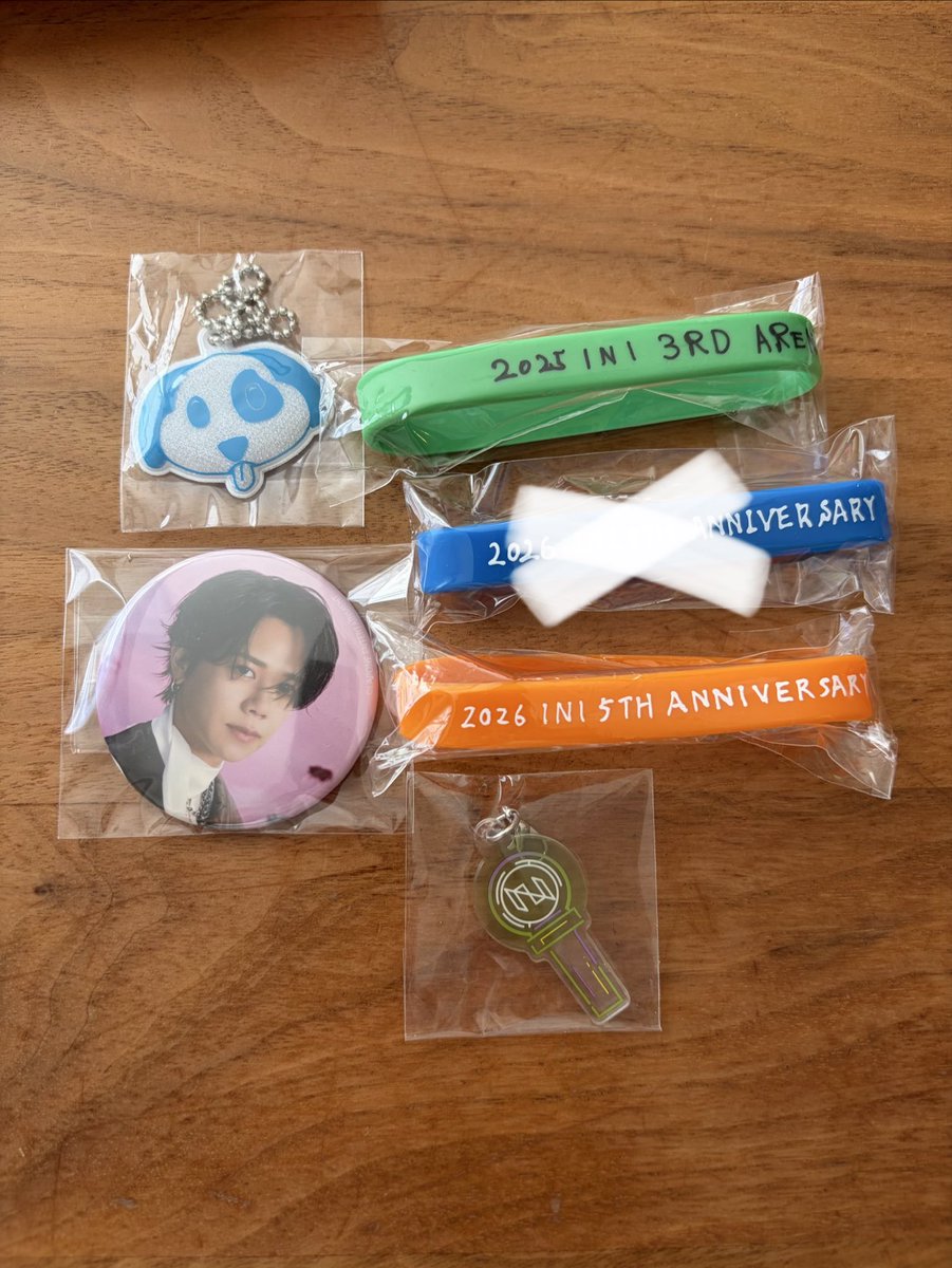 ini_takyu's tweet photo. INI City of Lights 
ガチャ カプセルトイ交換

譲）画像のもの
　　ラババン　尾崎
　　ペンラ　田島
　　過去 ガチャ　缶バッジ
　　　　田島　藤牧
　　
求）顔アクキー　2025 2026 尾崎

異種交換歓迎✨
STAR ショケ 京セラ＞郵送📮

お気軽にDMまたはポストへご連絡ください🙇‍♀️

#ini交換 https://t.co/Grsa2a9tDw