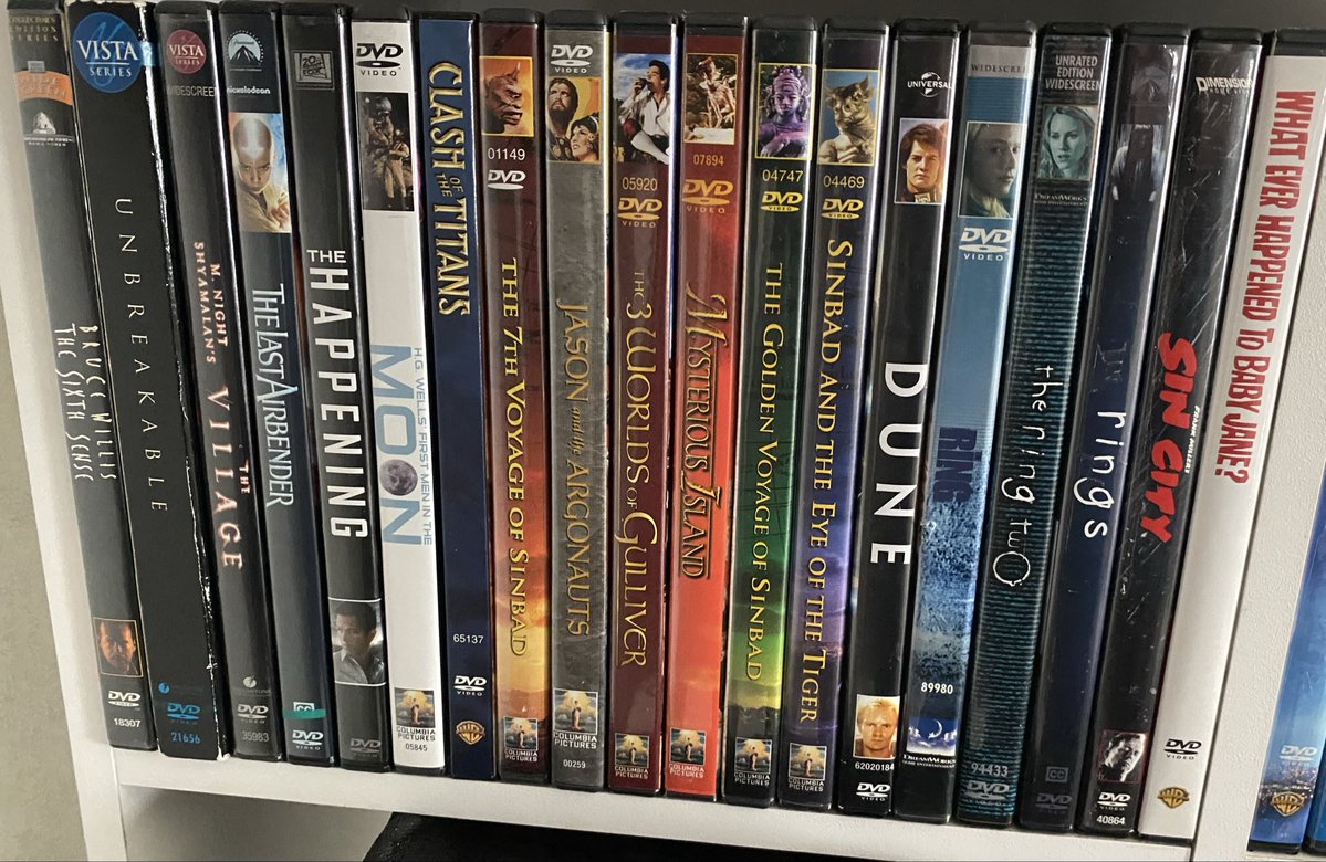 AbeTalkingBooks's tweet photo. Random DVD shelf shot

#movies https://t.co/Ljnudo60U2