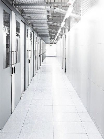Th3_Cure_'s tweet photo. Hallways &amp; Doors https://t.co/YgVwHfREXH
