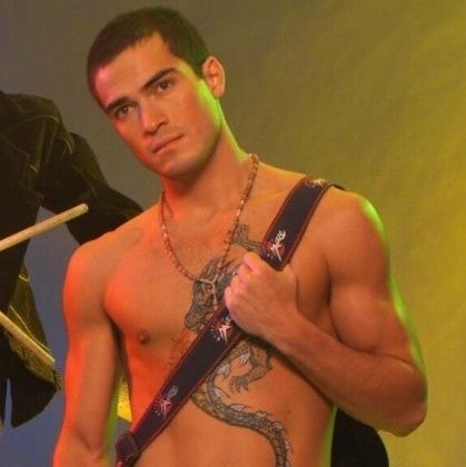 plusmusicx's tweet photo. GOSTOS0! Alfonso Herrera, de Rebelde, anuncia apoio a Lula. https://t.co/daYCwpNaCl