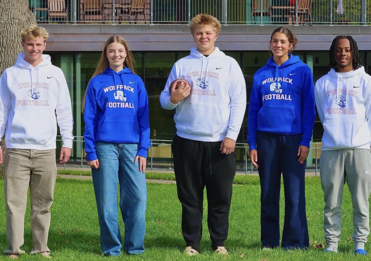 SMBWolfpack's tweet photo. Get your Wolfpack sweatshirts! @CalvinReedpuge @jamess2827 https://t.co/xzn9m3bCcL