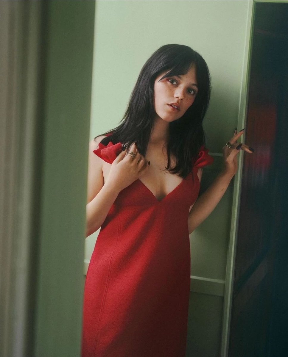 Jenna_Marie_ll's tweet photo. Love me in Red? 🌹❤️ https://t.co/tvBE3jEoeI