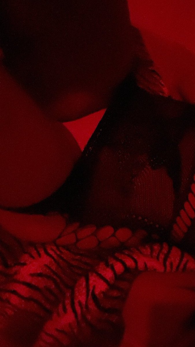 abominablefun's tweet photo. RED 💋

#PINTOAWARDS 
#PINTOSAWARDS 
#PINTOSAWARD 
#PINTOAWARD 
#XOTAWARDS
#NUDESAWARDS
#TRANS 
#transwoman 
#shemale
#TRANSEXUAL https://t.co/Y6mWE2g9T8