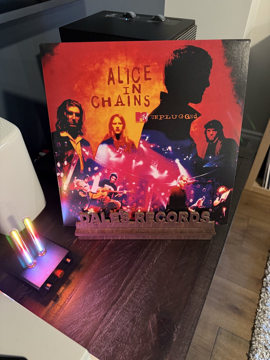 Habs_4_Life's tweet photo. Happy to finally have this album on vinyl. This album never gets old. #AliceInChains #MTVUnplugged #NowPlaying #VinylRecords 🎶 https://t.co/TkdSliIGSq