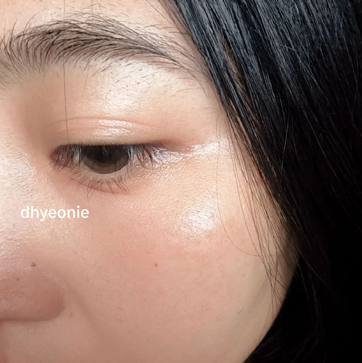 dhyeonie's tweet photo. the skincare         vs         the result🌷 https://t.co/pYya4dKb15