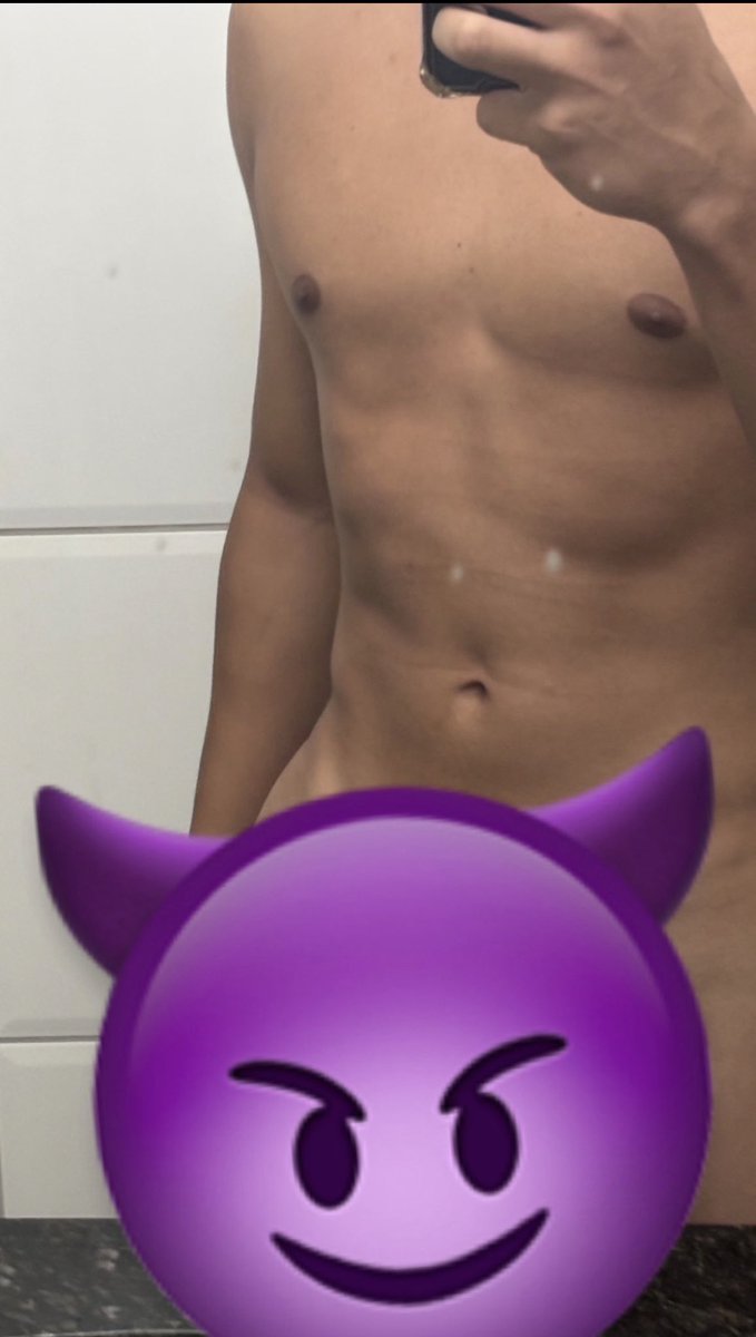 VemAqui909's tweet photo. cadê as q quer piroca grossa ? 

curtiu = foto da piroca 
RT = vídeo batendo uma 
vem dm amor  🍆
(me segue que eu chamo dm)
#PINTOAWARD
#PINTOAWARDS
#PINTOSAWARDS
#PINTOSAWARD
#PEITOSAWARDSS
#BUNDAAWARDS
#XOTAAWARDS
#XOTAAWARD
#TROCONUDSAWARDS
#TROCONUDS https://t.co/8TmxiLJ9D8