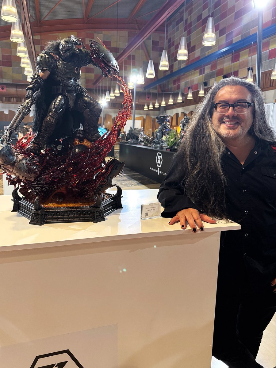 Sneakyjaycool's tweet photo. New Pictures from the @Prime1Studio DOOM Slayer Statue at SDCC Malaga https://t.co/wKIIoN8O8l