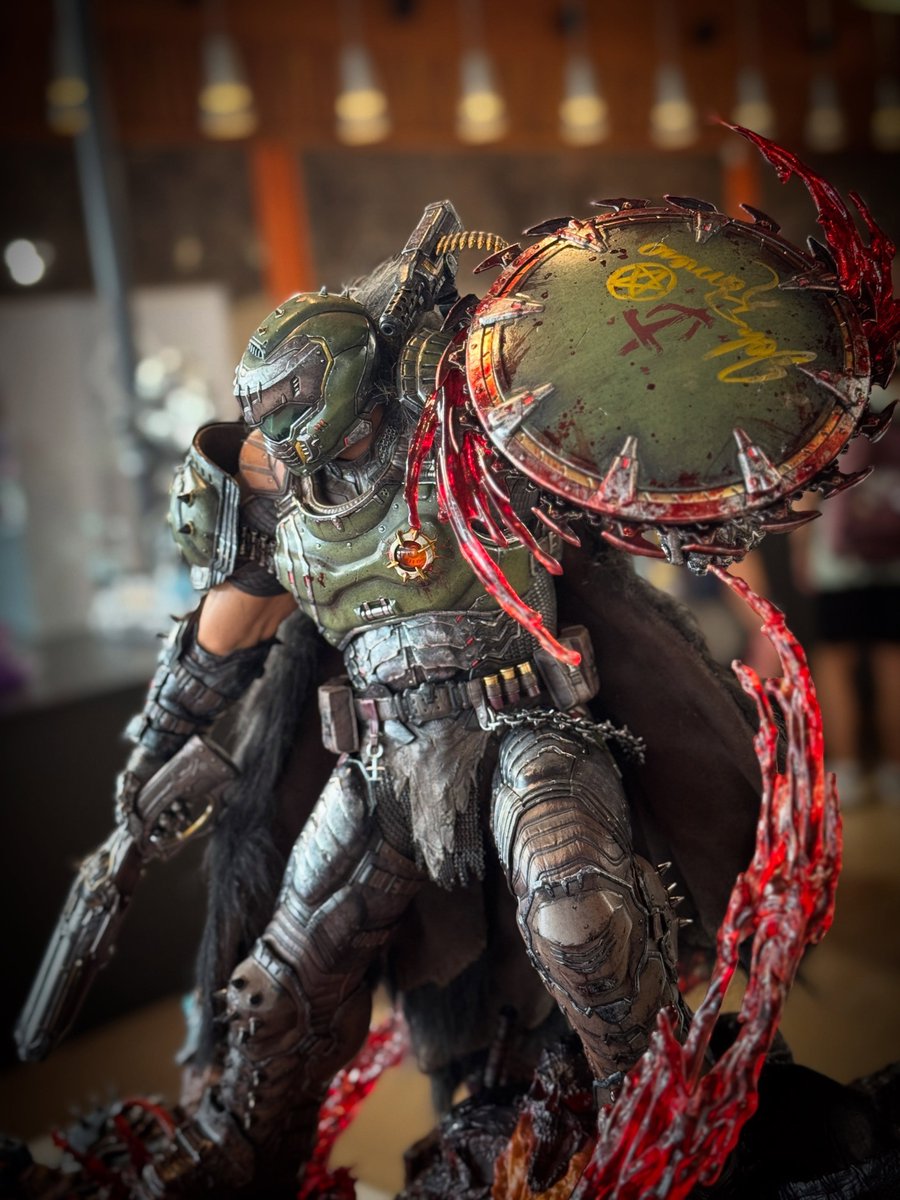Sneakyjaycool's tweet photo. New Pictures from the @Prime1Studio DOOM Slayer Statue at SDCC Malaga https://t.co/wKIIoN8O8l