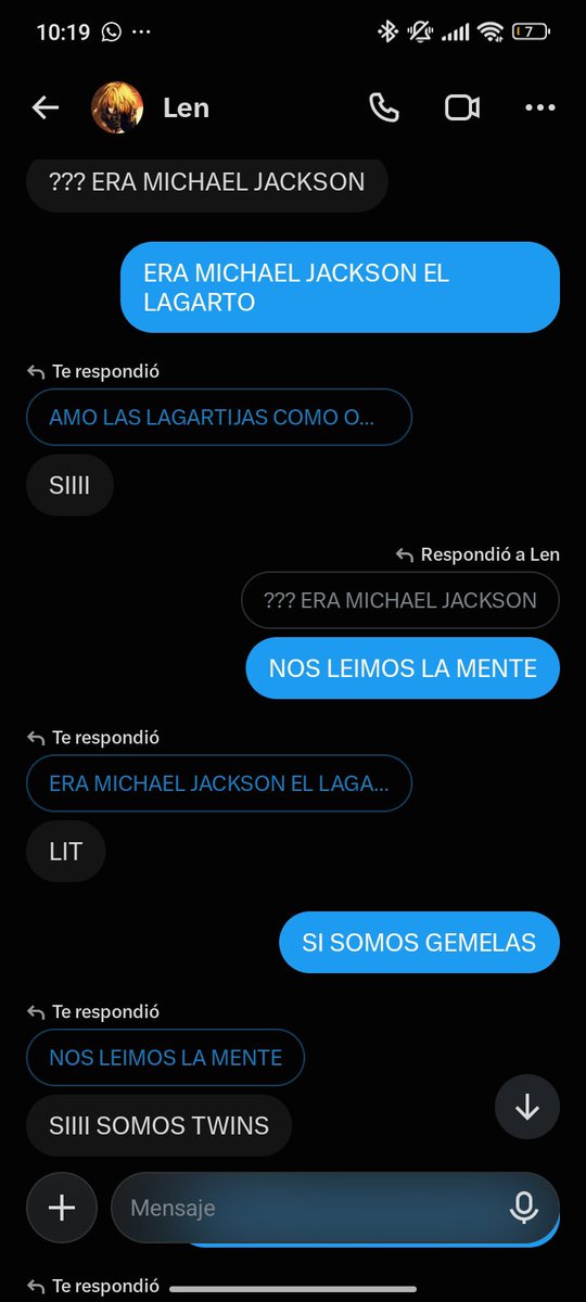 usakiis's tweet photo. SI SOMOS GEMELAS NO NO ESTÁS VIENDO DOBLE SI A VECES NOS LEEMOS LA MENTE https://t.co/pBG9OCBn2u