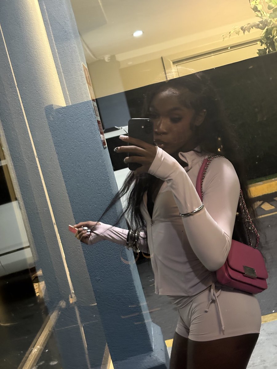 zaeetogaaa's tweet photo. I’m in dc tonight #dmvfeaks #DMVFREAKS https://t.co/ffjToZvNzk