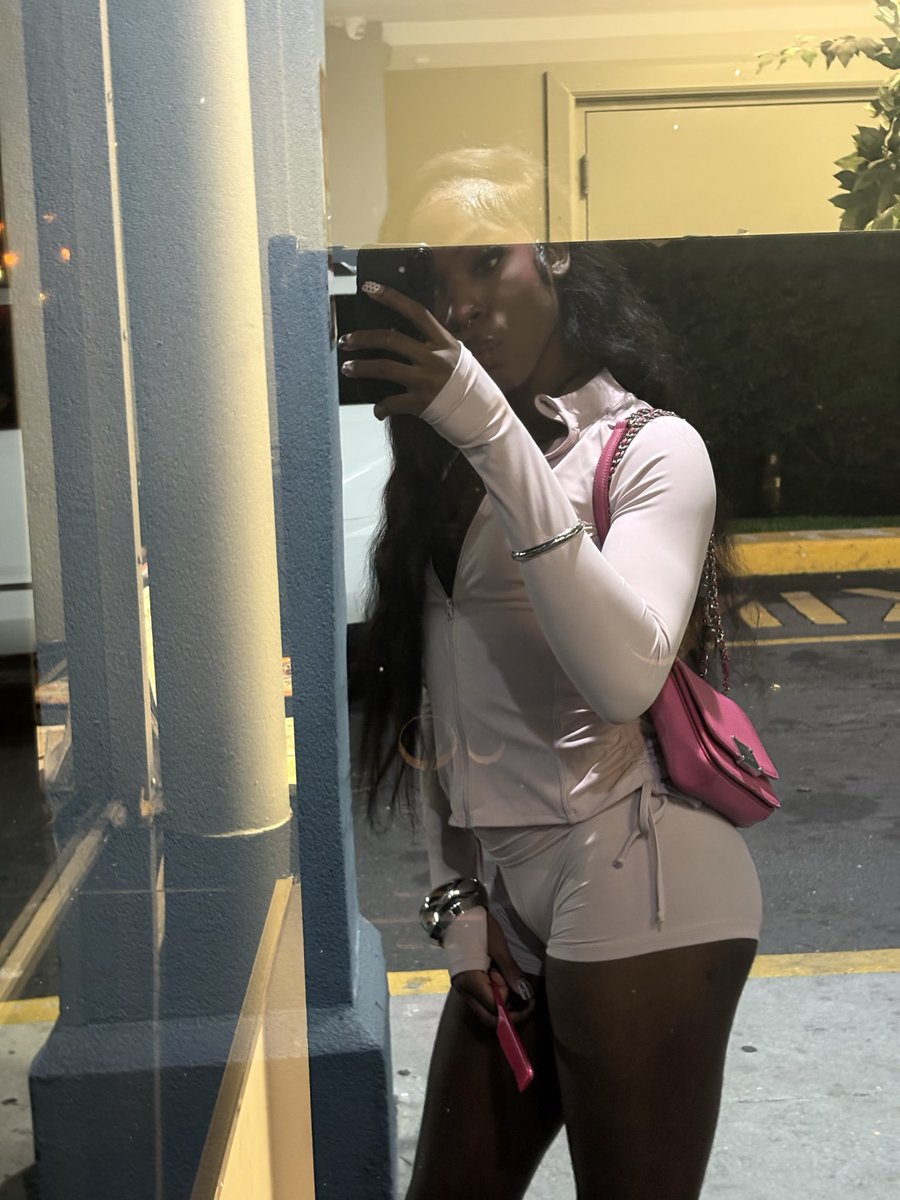zaeetogaaa's tweet photo. I’m in dc tonight #dmvfeaks #DMVFREAKS https://t.co/ffjToZvNzk