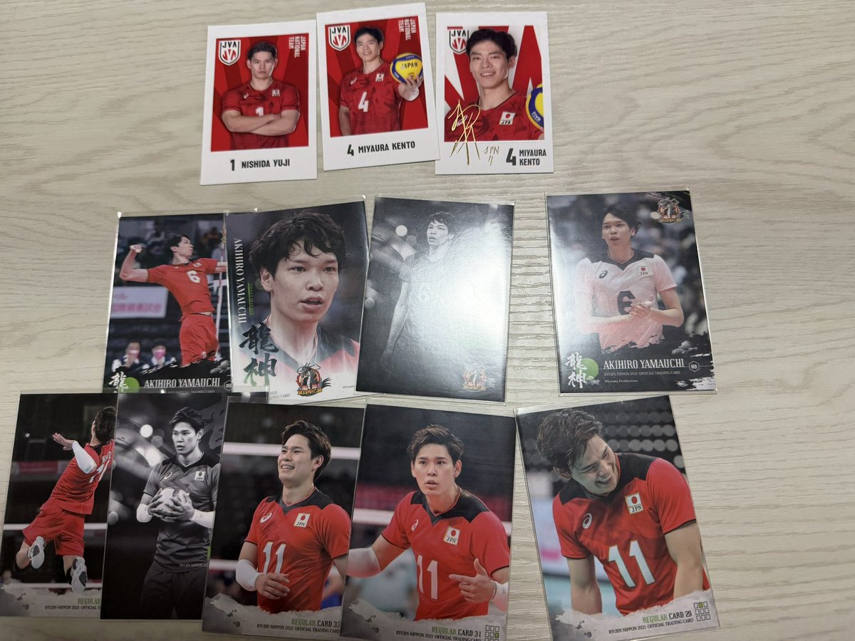 HonoSugita's tweet photo. 男子バレー 日本代表グッズ
譲:画像のもの
求:なんでも、石川祐希、小川智大
または買取 https://t.co/WhpNajDyfe