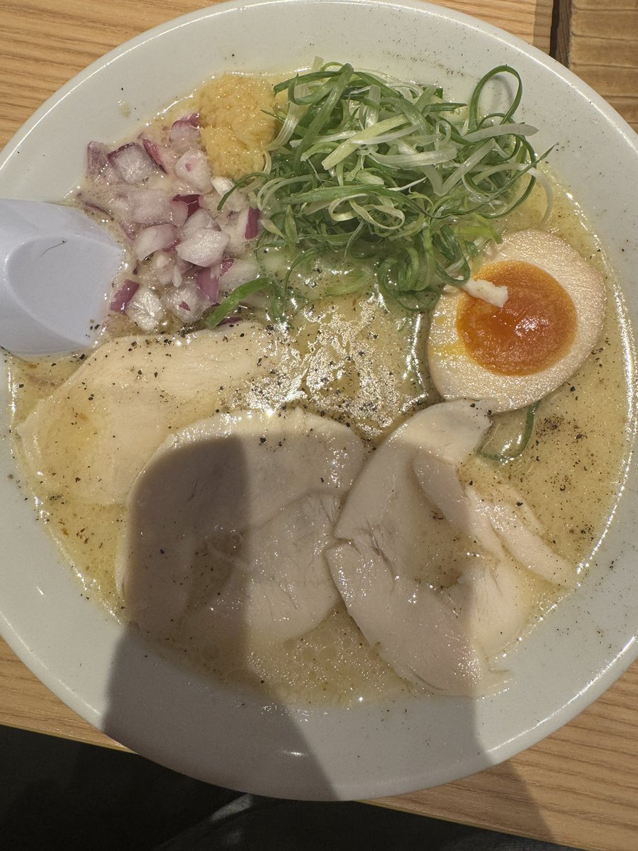 yumePachislot7's tweet photo. 激うまラーメンを食し、引越しの準備をどんどん進めていく😎
最近の休日はラーメンからの引越し準備がルーティーン化👊
 #らーめん  #ラーメン  #休日  #引越し  #新居 https://t.co/3EPUhhKtPZ