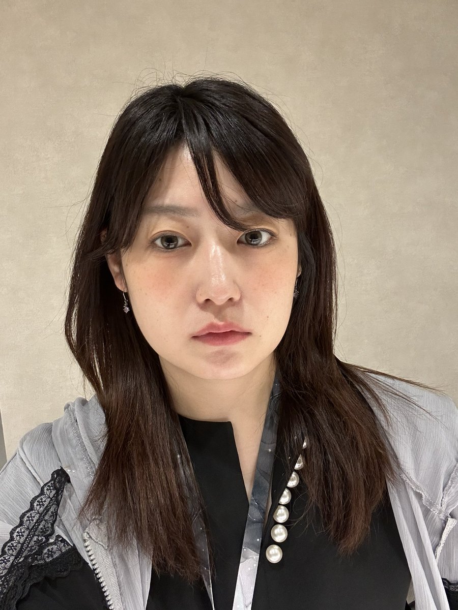 y_gxit's tweet photo. これは無加工iPhoneカメラなう
光の当たり具合ってすごい大事なんだな https://t.co/k79w1MnS4g