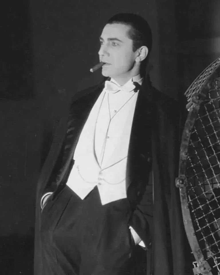 ProustCinema's tweet photo. Bela Lugosi smoking a cigar on the set of “Dracula” (1930) https://t.co/bZzuNrdn4S