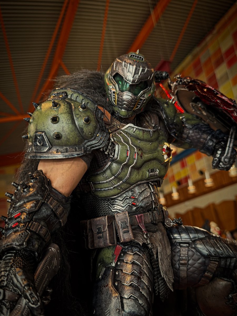 Sneakyjaycool's tweet photo. New Pictures from the @Prime1Studio DOOM Slayer Statue at SDCC Malaga https://t.co/wKIIoN8O8l