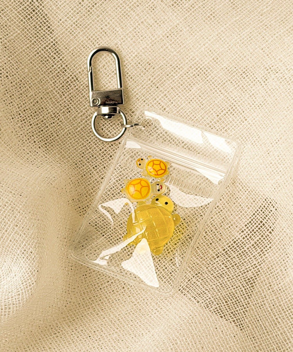 3COINS_news's tweet photo. ＊NEW＊

カメ3匹キーホルダー
330円（税込）
https://t.co/y6lcIeGF10

3匹のカメがぎゅっと寄り添う可愛いキーホルダーが登場🐢♡

※���部の店舗では取り扱いがございません。
#3COINS https://t.co/ijt55W8OeI