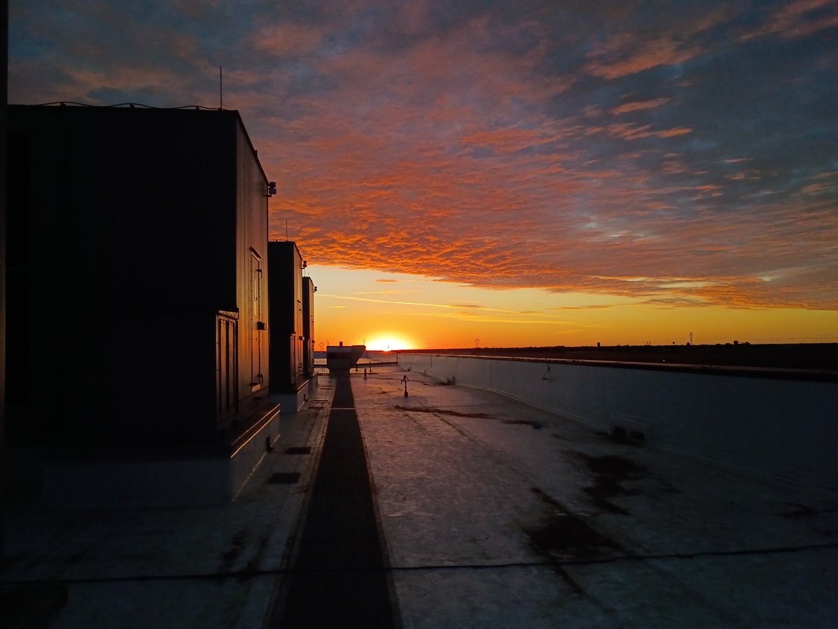 TandBOR's tweet photo. North Dakota sunrise at work https://t.co/p3dwzsFoHU