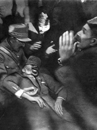 afgmeh's tweet photo. Genuinely insane that a photographer captured the moment after the King of Afghanistan was shot by a highschooler in 1933. I’ve seen a lot of people shot but never seen someone get flattened like this. It looks like early AI but it’s not. https://t.co/U3ZwBKOFYM
