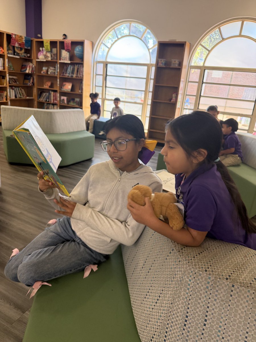 CowartLibrary's tweet photo. Started up the Reading Buddies club this year with 5th graders and our first session was so great! Each student got to invite a student of their choice and then we invited a kindergarten class in as well! 🥹❤️ Love creating these moments with students! @DISD_Libraries @CowartDISD https://t.co/4g6Efnpwte