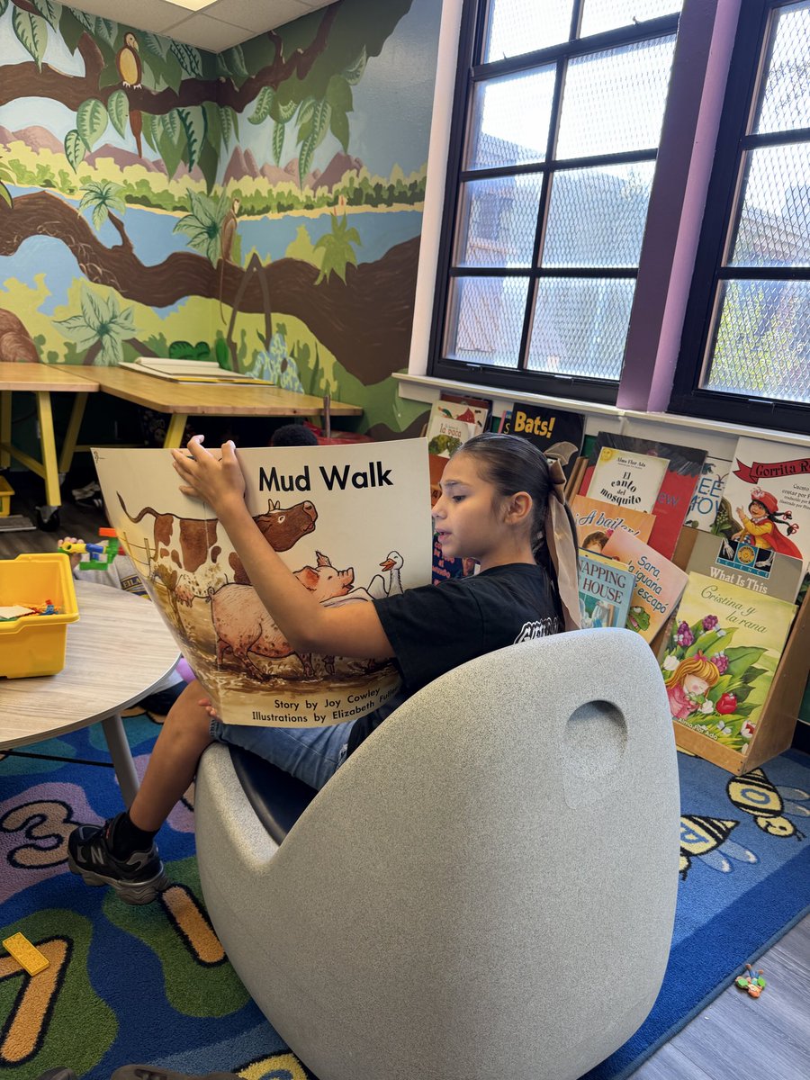 CowartLibrary's tweet photo. Started up the Reading Buddies club this year with 5th graders and our first session was so great! Each student got to invite a student of their choice and then we invited a kindergarten class in as well! 🥹❤️ Love creating these moments with students! @DISD_Libraries @CowartDISD https://t.co/4g6Efnpwte