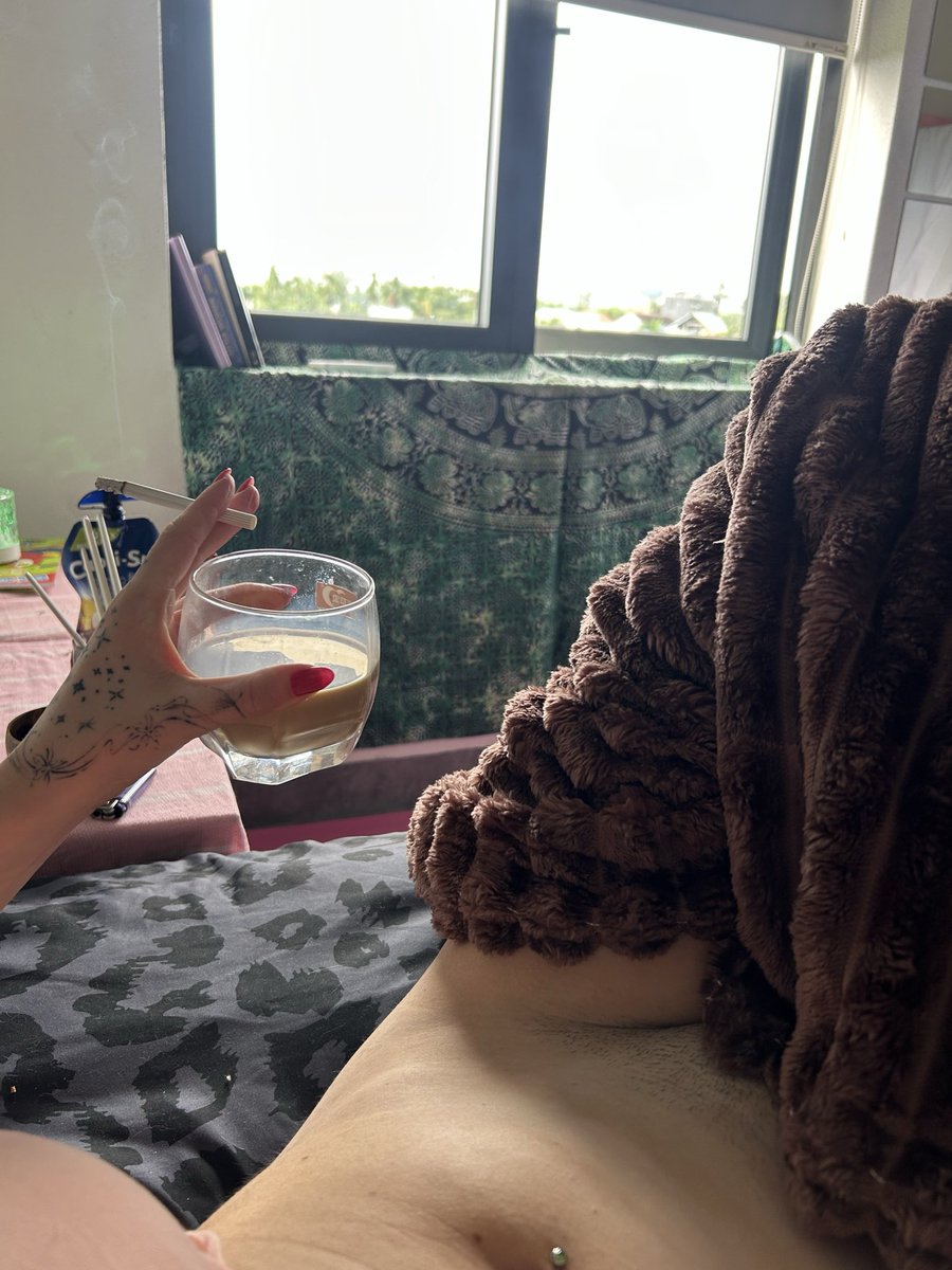 brattybecks's tweet photo. Love a cosy morning , you joining? https://t.co/ZWoJ6RRhl5