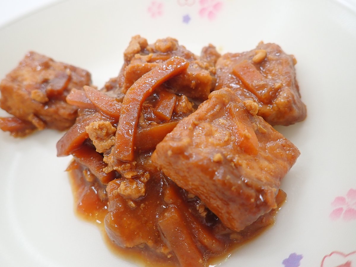 kasugaikyushoku's tweet photo. 10/5 　#学校給食

・麦ごはん
・牛乳
・さわにわん
・生揚げの肉味噌かけ
・冷凍りんご

#おいしい給食　
#春日井市
#雪印メグミルク

☆☆　生揚げの肉味噌かけ　☆☆
ホームページにレシピ掲載してます。
　#ご飯が進むおかず
作ってみてね♪ https://t.co/W62CClAYEV