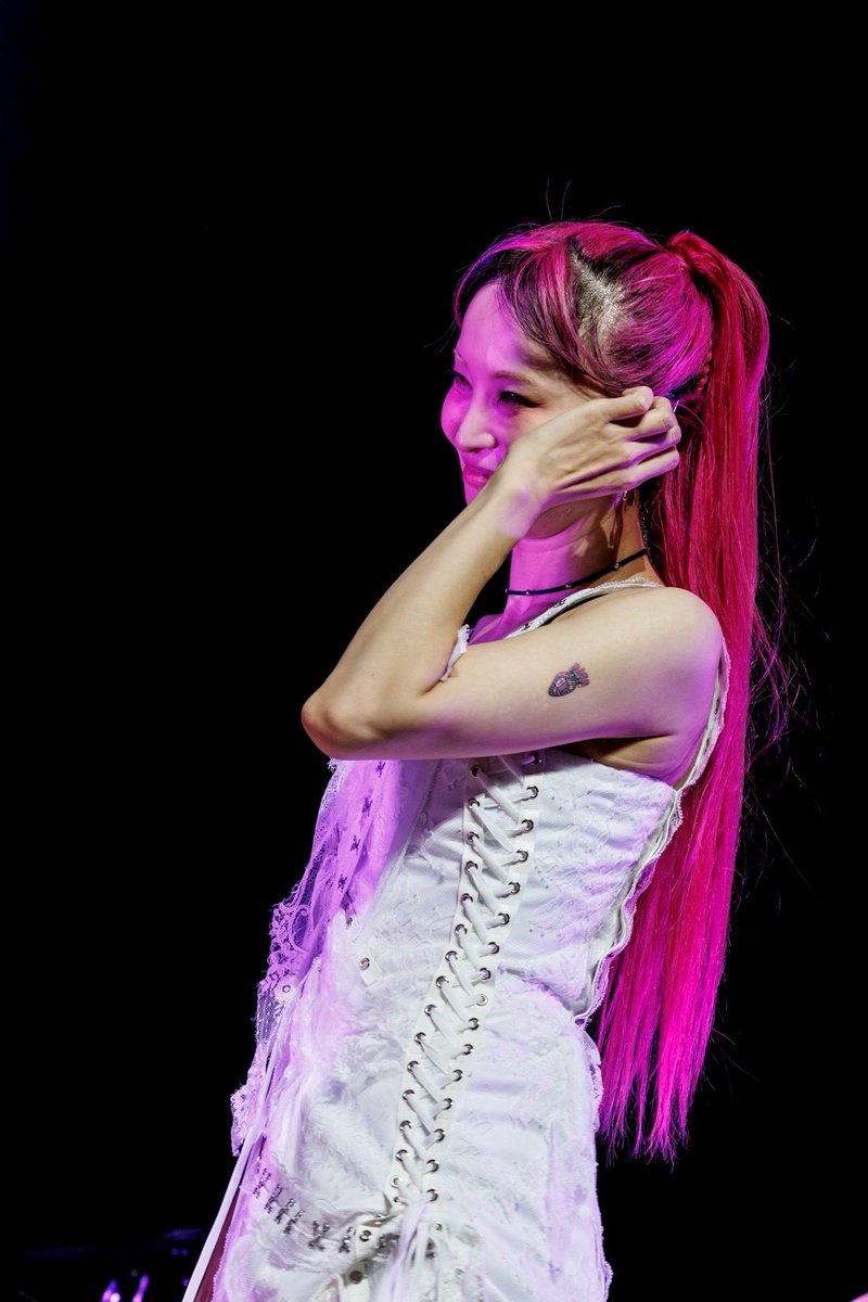 LiSA_OLiVE's tweet photo. #LiSA15th 日本武道館から世界中の10万人と遊んだワールドツアーが終わりました🚚✯🍓🌏あぁ、よかったちゃんと最後まで走り抜けられた。
Thank you so much to all of you around the world who came to sing with me! 🌏

走り出した心、世界中を巻き込んで。
願いをうたい、あなたが叶えてくれた未来。
最高な瞬間を一緒に縫い合わせてくれたあなたに感謝します。
今日もいい日だっ。

15年駆け抜けた先で、どれだけのあなたに会えるんだろう。
あなたが待っていてくれる今日がほんとうに幸せです。
次の未来へ🚚🪡👣
４月、ホームの日本武道館から始まった #LiSA15th ラストスパート、LiSAは日本に戻り全国ホールツアーに向かいます。
ただいまHOME,JAPAN🇯🇵

そして、12/2に #りさべすと ベストアルバムが出ます。
【HP】https://t.co/2jpRwR5ctv

【全国ホールツアー
#LiSA LiVE is Smile Always～LACE UP～】

【2026】
10/18(日)…ＹＣＣ県民文化ホール(山梨県立県民文化ホール)
10/24(土)…グランキューブ大阪
10/25(日)…グランキューブ大阪
11/1(日)…福岡サンパレスホテル&ホール
11/3(火祝)…iichikoグランシアタ(大分)
11/13(金)…帯広市民文化ホール(北海道)
11/15(日)…札幌文化芸術劇場 hitaru(北海道)
11/21(土)…レクザムホール(香川県県民ホール)
11/23(月)…松山市民会館(愛媛)
12/12(土)…砺波市文化会館(富山)
12/13(日)…本多の森北電ホール(石川)
12/18(金)…広島文化学園HBGホール
12/20(日)…米子コンベンションセンター BiG SHiP(鳥取)
【2027】
1/9(土)…TOYOTA ARENA TOKYO(東京)
1/10(日)…TOYOTA ARENA TOKYO(東京)
1/16(土)…仙台サンプラザホール(宮城)
1/17(日)…盛岡市民文化ホール(岩手)
1/28(木)…Niterra日本特殊陶業市民会館 フォレストホール(愛知)
1/30(土)…長良川国際会議場メインホール(岐阜)

#LACEUP_TOUR