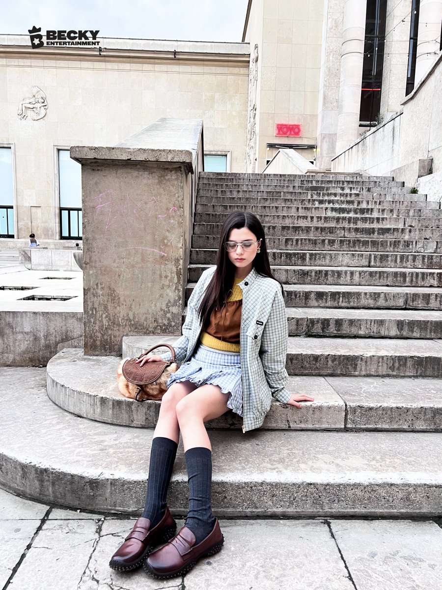beckyentofc's tweet photo. Keeping it casual, keeping it Miu Miu 🩵

#MiuMiuSS27xBecky #MiuMiuSS27
#MiuMiuPFWxBecky
#beckysangels #BeckyArmstrong https://t.co/XIgexaU3qR