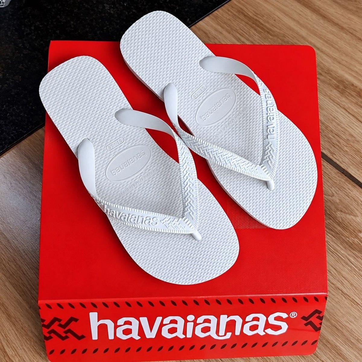 oMalucodasPromo's tweet photo. Chinelo Havaianas Top

De R$ 49 por R$ 25

Vendido por Loja Oficial no ML
https://t.co/UWwTaVNlFx https://t.co/LcZvhNR4bW
