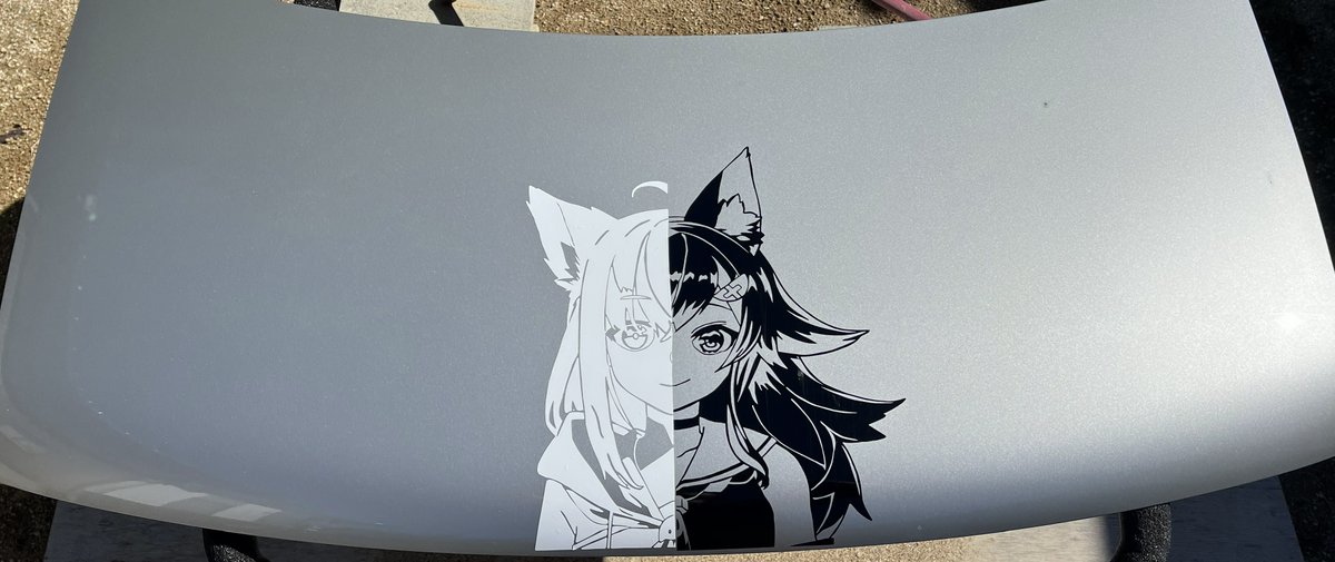syunn1216's tweet photo. この度新しい痛車を作りました❗️
手切り仕様でホロライブゲーマーズから白上フブキと大神ミオのフブミオペアになります❗️
切り方もかなり粗いし、今回初めての左右で別キャラを貼ってみたのですが、ちょっとミスってるのは見なかったことにしてください😅
#絵フブキ
#みおーん絵
＃痛車洗車道 https://t.co/HsxljkJQxR