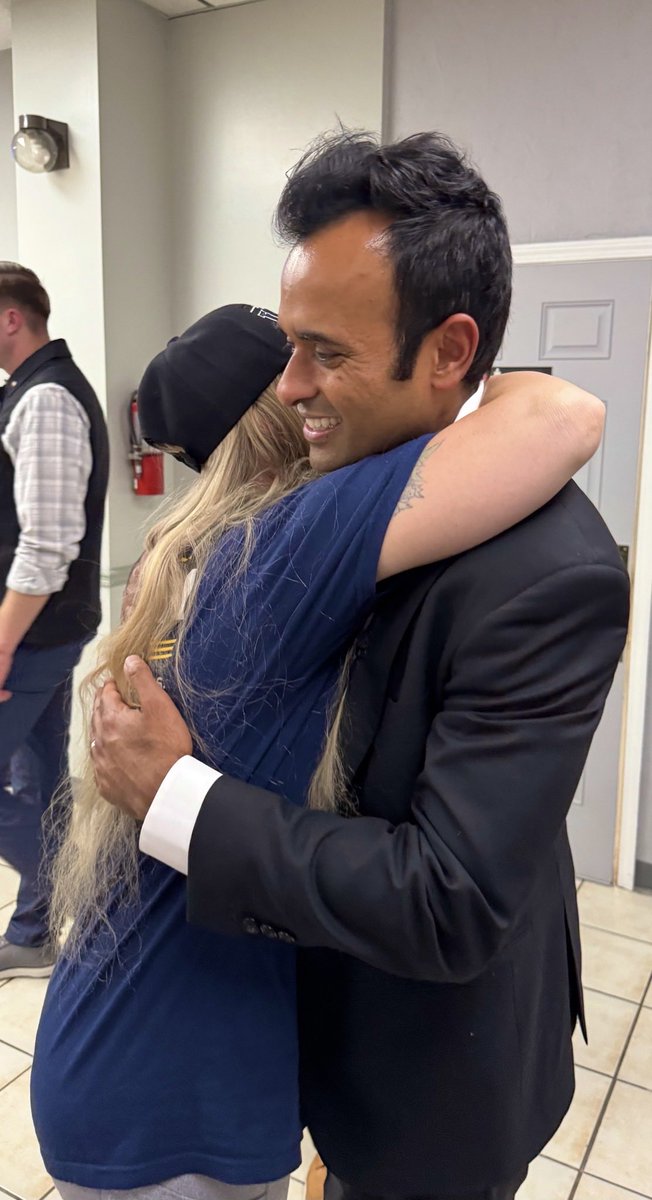 VivekGRamaswamy's tweet photo. Great town hall at the VFW post at Wauseon in northwest Ohio. We did this totally crazy thing, where we took unscripted questions &amp; even let people record it. 😉 https://t.co/irSdrBFBd3