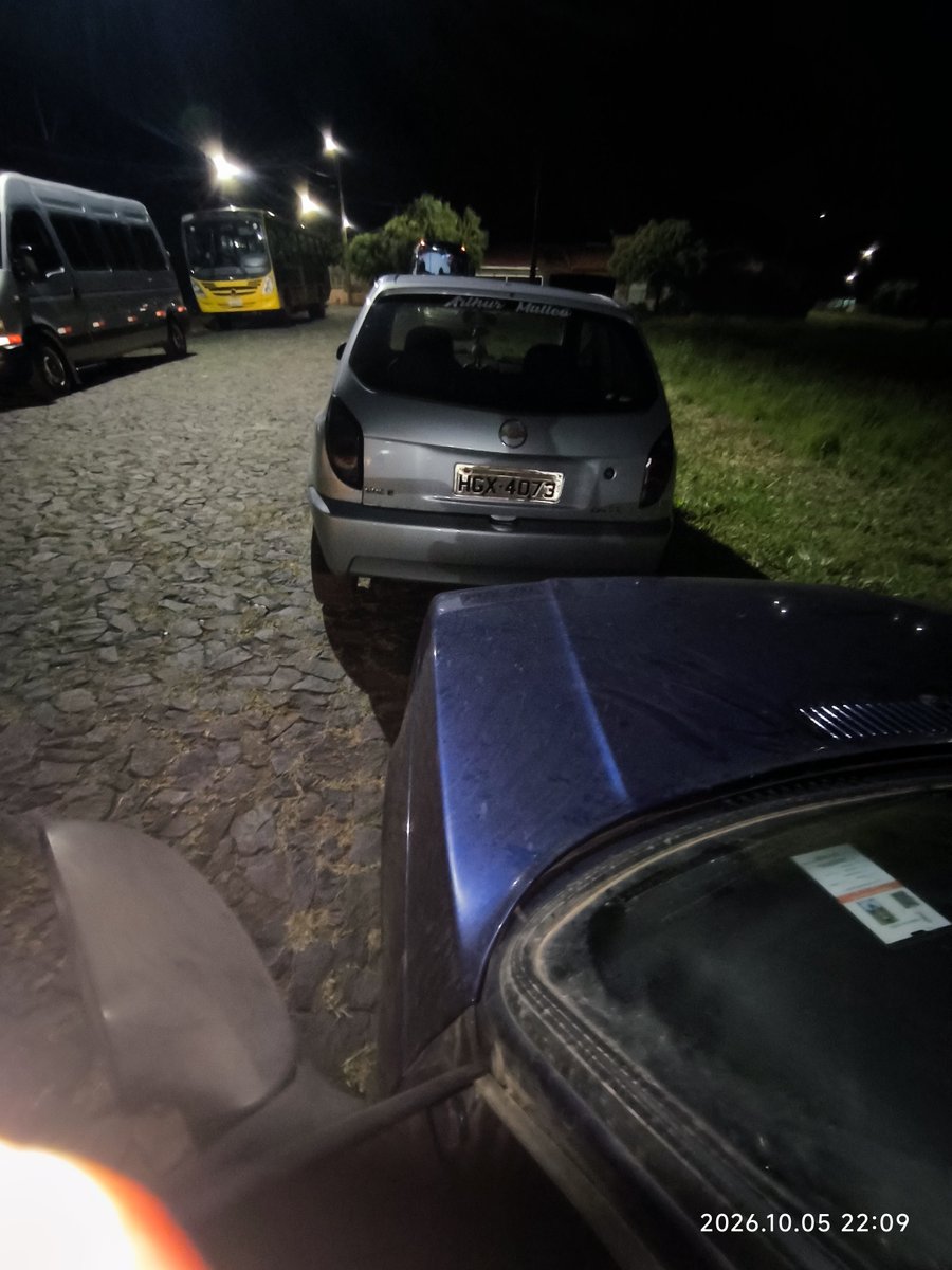 sullyvan20silva's tweet photo. Sim, estacionar de modo a impedir a movimentação ou a saída de outro veículo é infração de trânsito.
O que diz a lei
• Enquadramento: Artigo 181, inciso X, do Código de Trânsito Brasileiro (CTB).
• Gravidade: Infração média. #Denuncia #transito #ibaiti https://t.co/eJJ5WLKXYb