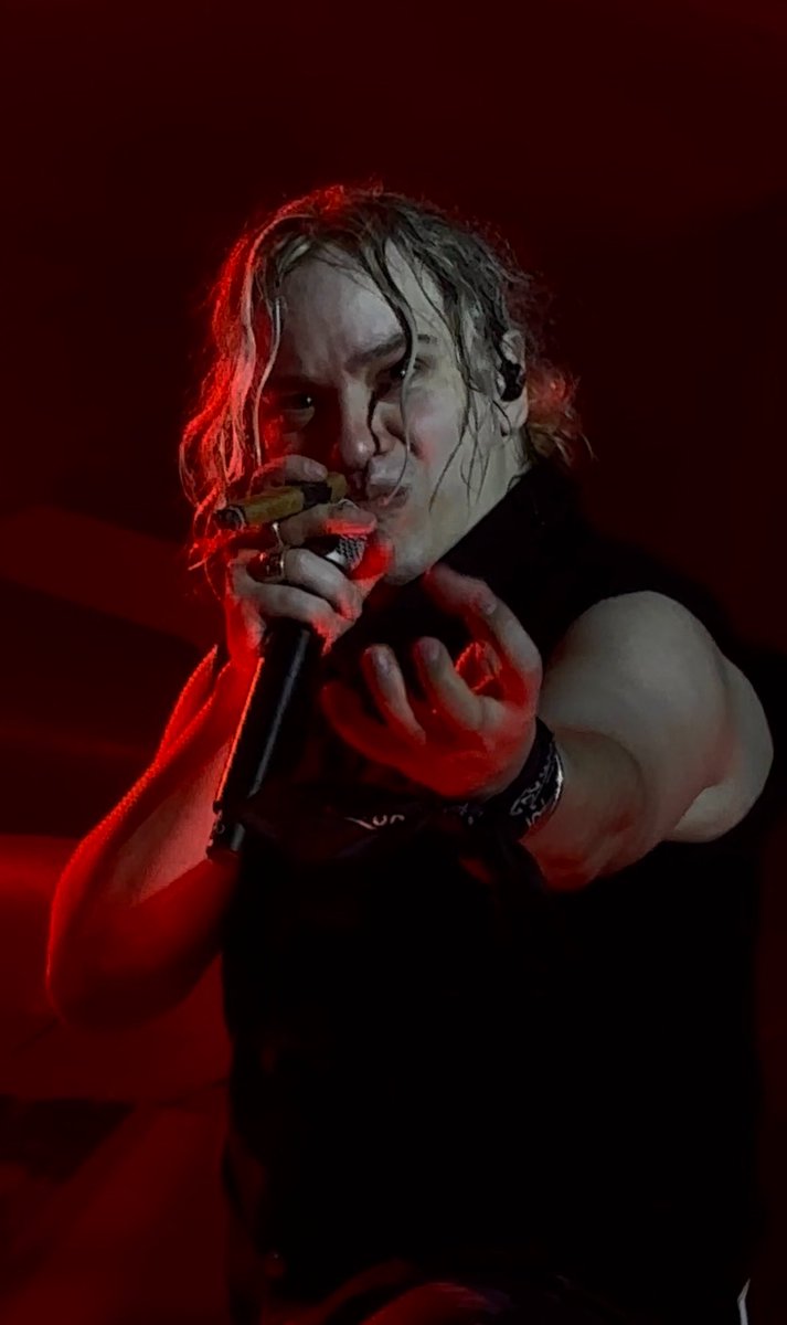 ganasdev3rte's tweet photo. puerrrrco @GuidoAIRBAG https://t.co/S7r5KQ3YZS
