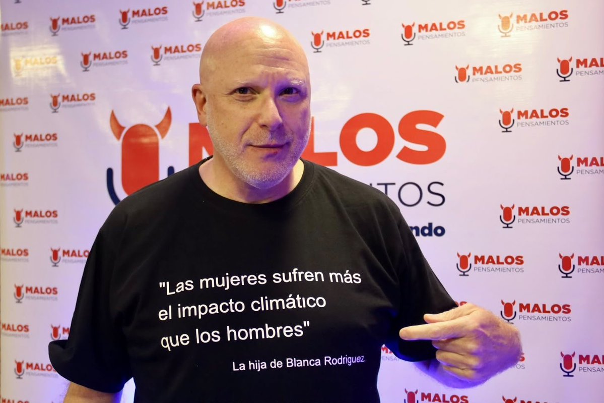 OPetinatti's tweet photo. Las frases de las remeras de septiembre en #MartesILUSTrados. https://t.co/k8gaZ0l7zA