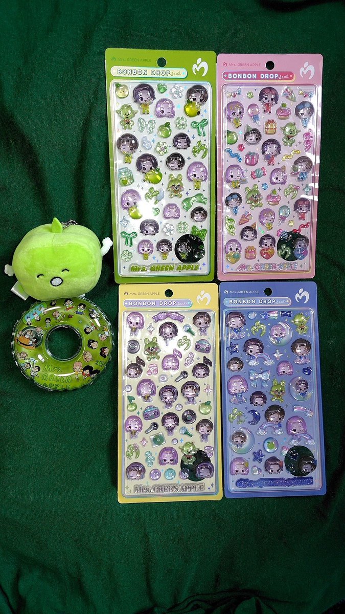u0oadf's tweet photo. ミセスボンドロ届きました！
3人とメメル、ジャミー、りんご棒などなど。
POPなカラー、デザインが素敵です。
沢山の方が入手できますように🍏 https://t.co/iT79sOmQ52