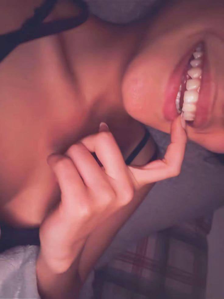Louinewp's tweet photo. Sending (‿ˠ‿) to everybody who says ' hey ’ 💗    

and i’m serious asf, just try me🫣😥☺️ https://t.co/ytfNxAOzVe