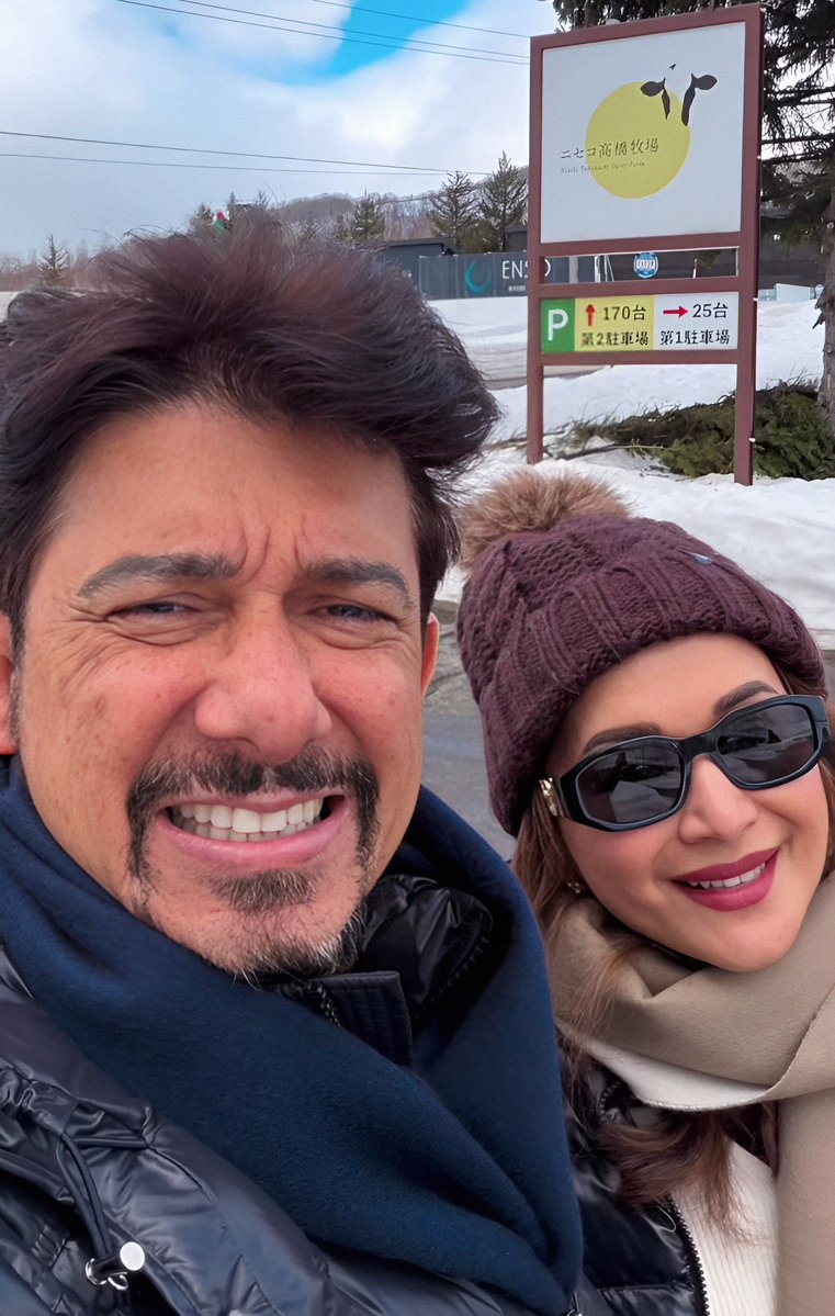 SoSweetMadhuriG's tweet photo. Good Morning🌄🙋
Happy Tuesday! ☀️✨
My sweet Ma’am n Sir ji ❤️🌹
May your day be filled with happiness, peace, beautiful smiles, and countless blessings. 🧿🙏🥰
@MadhuriDixit @DoctorNene
#MadhuriDixit #DrNene #SweetSmile #HappyTuesday #TuesdayMorning https://t.co/s15Avnbvql