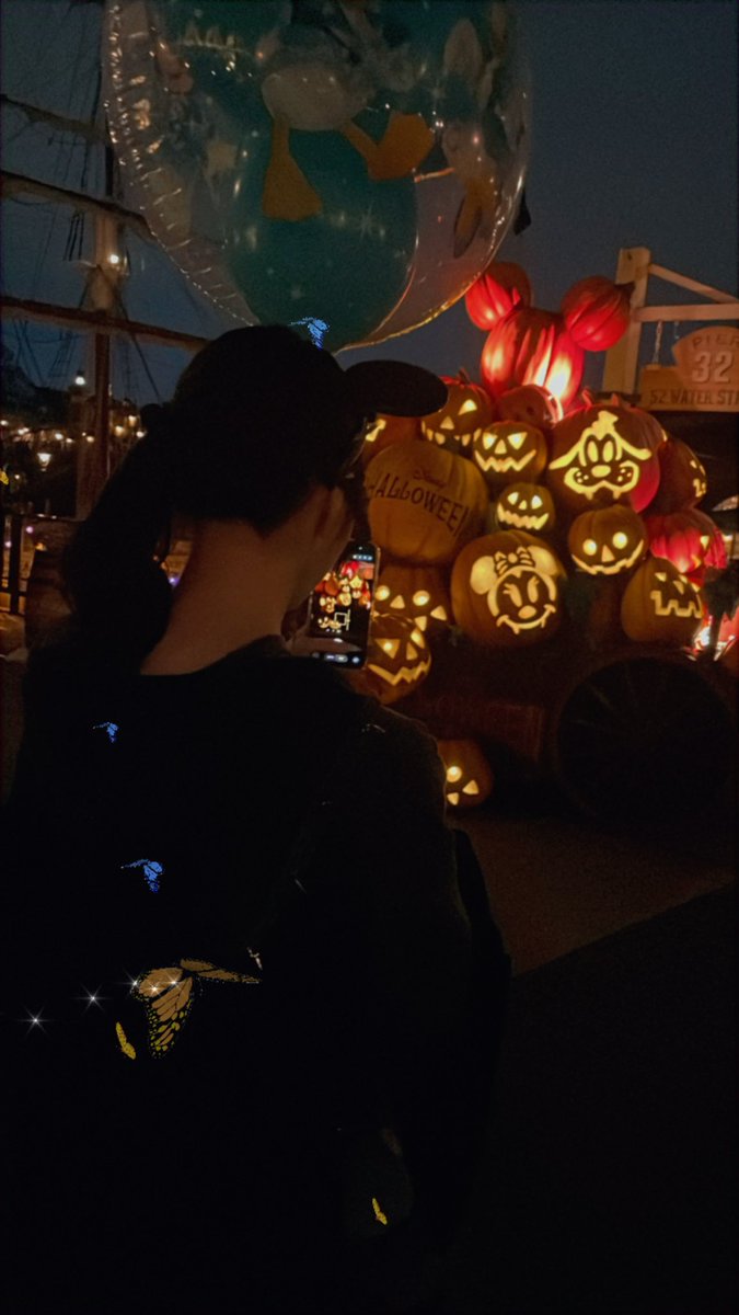 baseknightking's tweet photo. 久しぶりにディズニー行ってきた！
#ディズニー #ディズニーシー 
#REFLEM https://t.co/wuLNSU02aP
