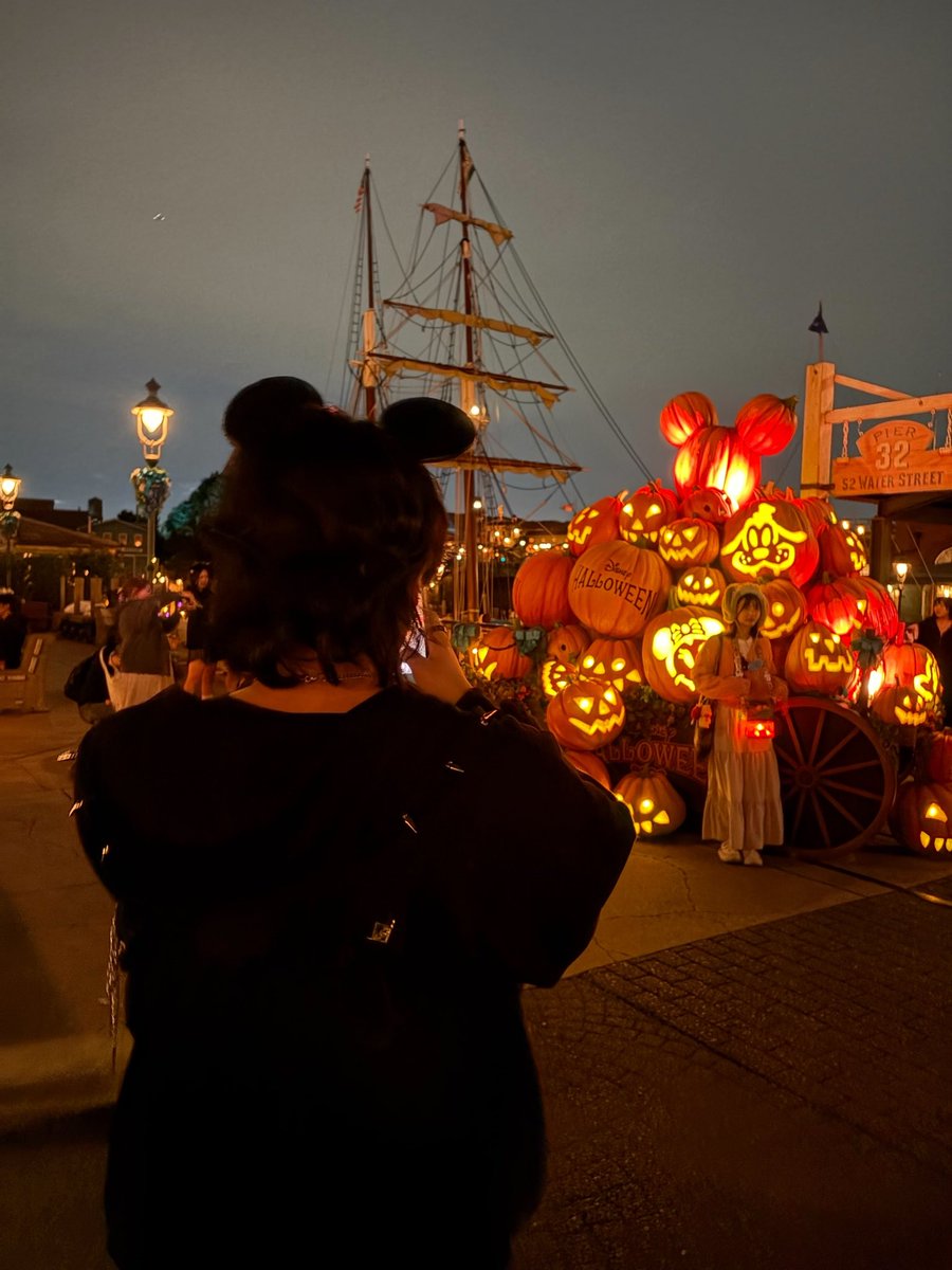 baseknightking's tweet photo. 久しぶりにディズニー行ってきた！
#ディズニー #ディズニーシー 
#REFLEM https://t.co/wuLNSU02aP