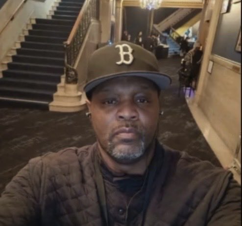 henrykleeKTVU's tweet photo. @SFPD @thewarfield @bett_yu @KTVU @thezeusbaddies @SFPDSouthern @SFPDInvestigate Ulysses Davis, 47, working security at @thewarfield in SF for @thezeusbaddies event, was shot &amp; killed in front of his wife &amp; 2 of his children by “rowdy” woman being led out, family tells me. @SFPD @SFPDSouthern @SFPDInvestigate on case https://t.co/wgSKdovrV0