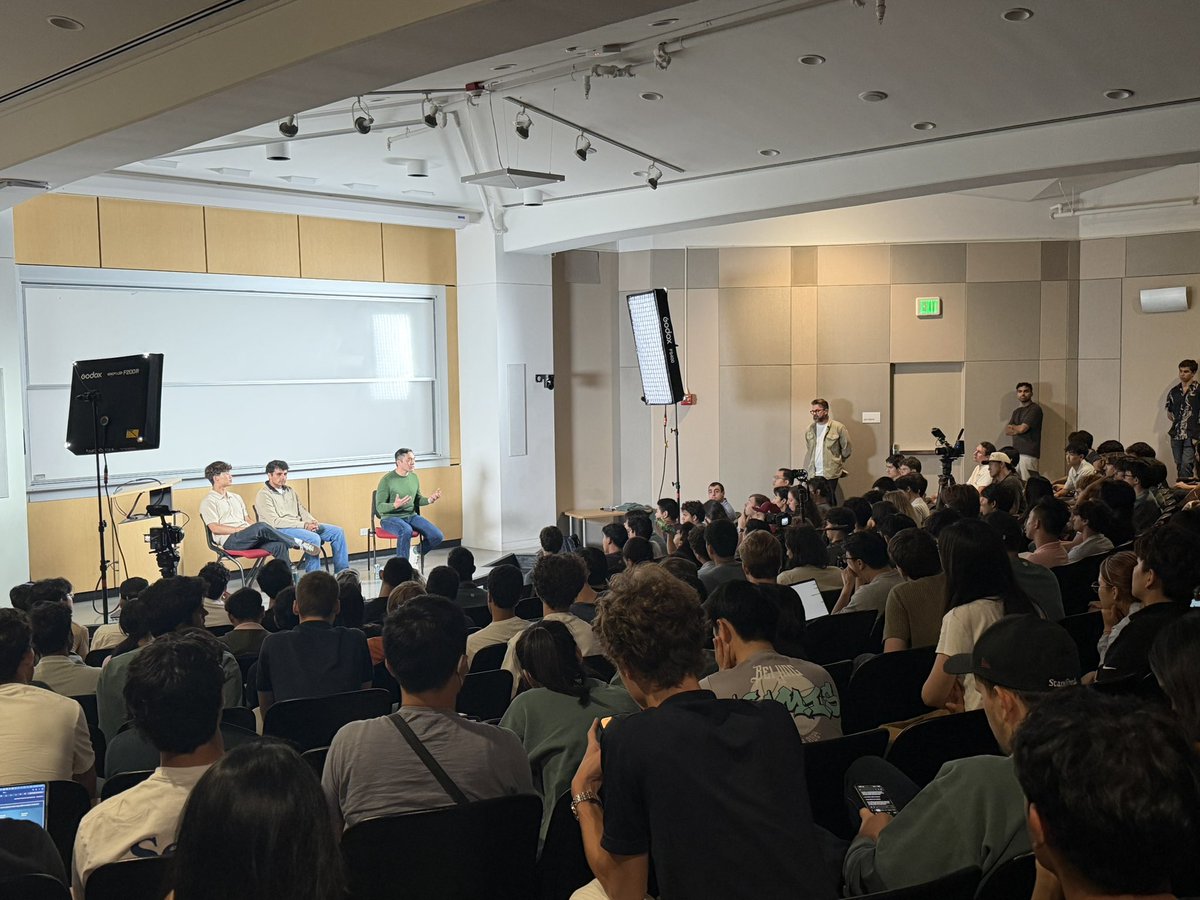 JolinJiao's tweet photo. Stanford AI Club x @Alfred_Lin of @sequoia tonight 🌲

Standing room only, the energy in the room was unreal ⚡️ 

Thank you for such an inspiring conversation! https://t.co/3GFj9aEaVj