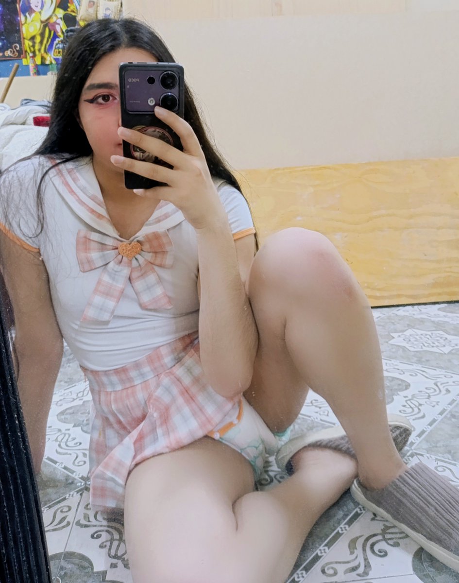 tracersweet's tweet photo. I feel so cute with this outfit https://t.co/FN33GNzi9u