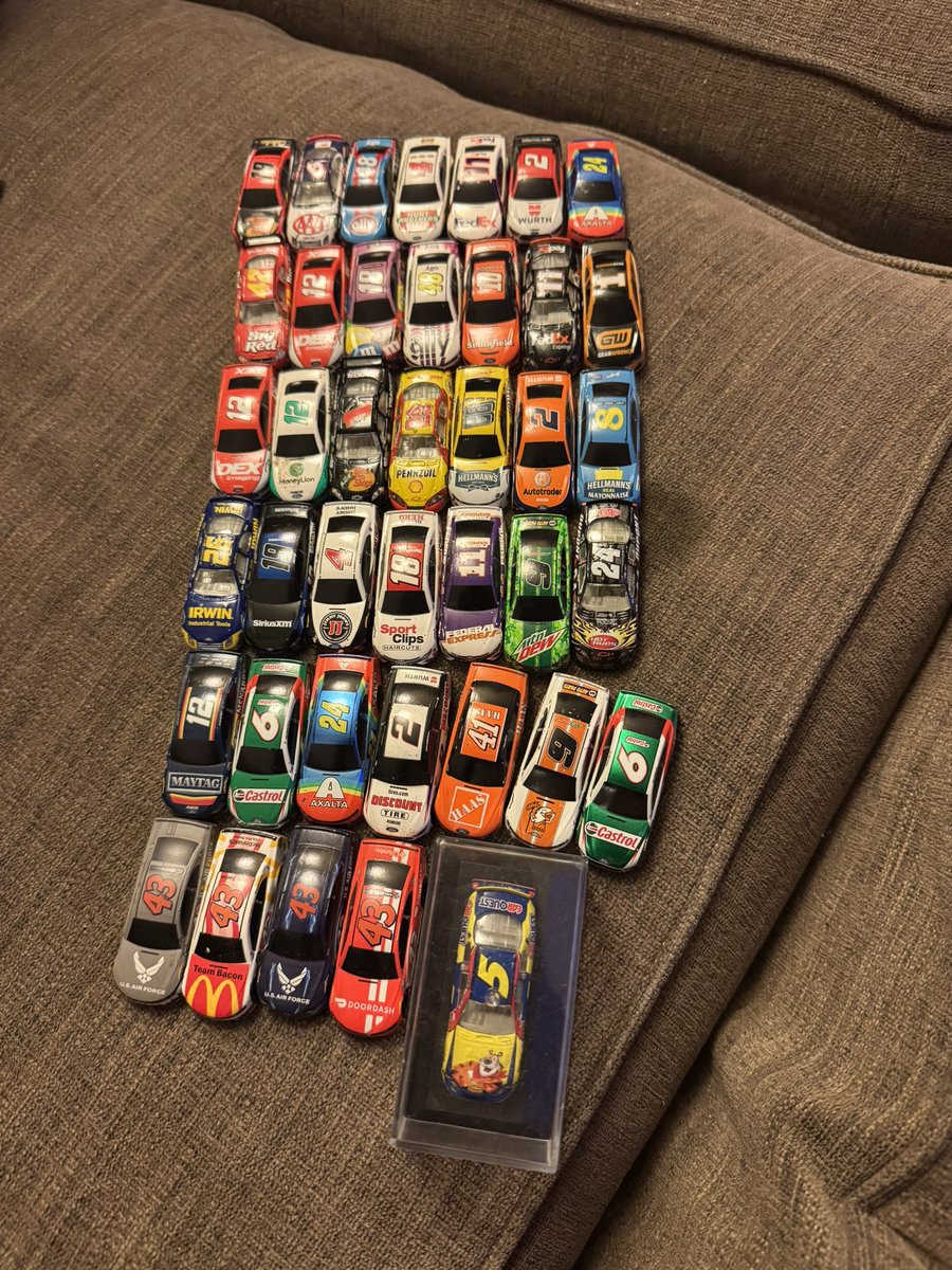 414mileBonte's tweet photo. I am selling lots of 1/87 diecast I don’t need any more 
I’ll do $40 for them if that’s not too much 
Dm if your interested https://t.co/EKTN36s7S8